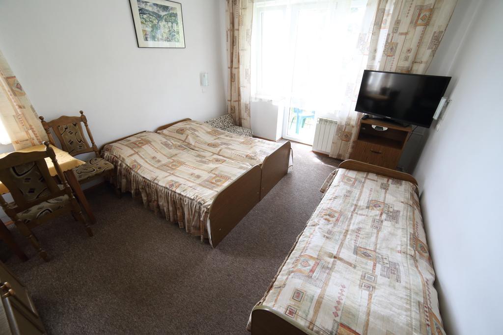 Domy Wczasowe Tryumfy Bed & Breakfast Krynica Zdroj Oda fotoğraf