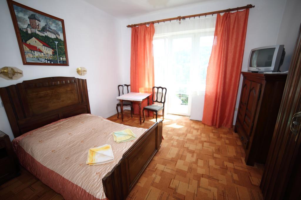 Domy Wczasowe Tryumfy Bed & Breakfast Krynica Zdroj Oda fotoğraf